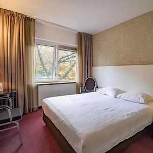 Kleine Kamer met een King Size Bed